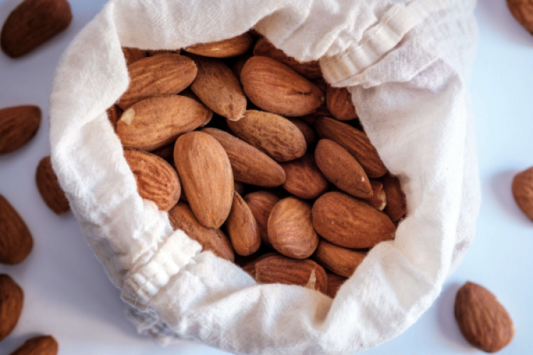 Almonds - healthy nuts and so versatile